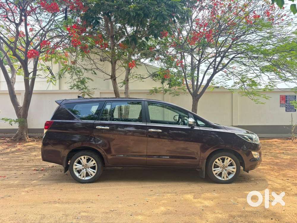 Toyota Innova Crysta 2.8z Automatic, 2016, Diesel