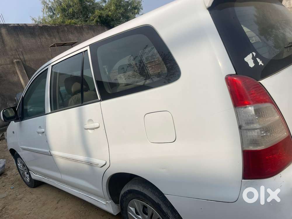 Toyota Innova 2013 Sept.