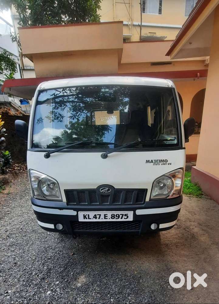 Mahindra Maximo Diesel Mini Van