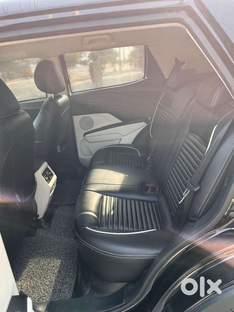 Mahindra Xuv 3xo Mx1 Pm Mt, 2025, Petrol