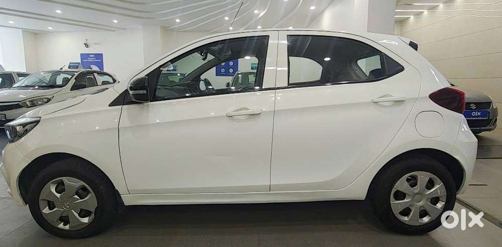 Tata Tiago 1.2 Revotron Xt (o), 2022, Petrol