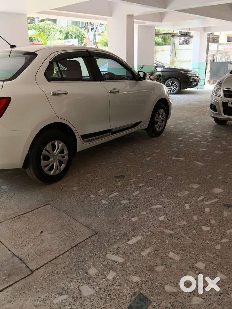 Maruti Suzuki Dzire 1.2 Vxi, 2023, Petrol