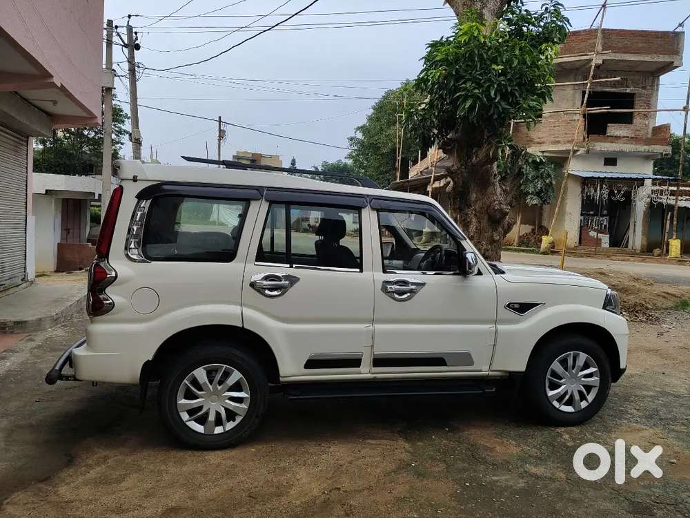 Mahindra Scorpio Classic 2022( October )diesel Manual Year 9 Seater
