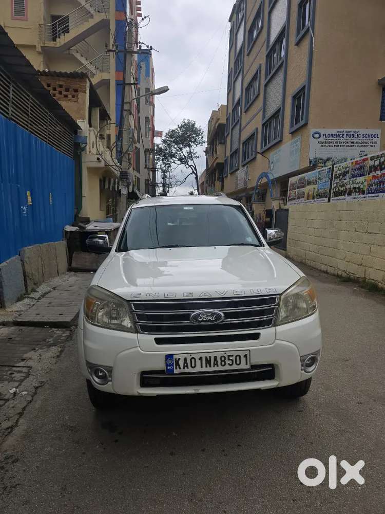 Ford Endeavour Titanium 4x4 2014