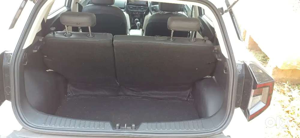 Mahindra Xuv 3xo 2025 Petrol 19700 Km Driven