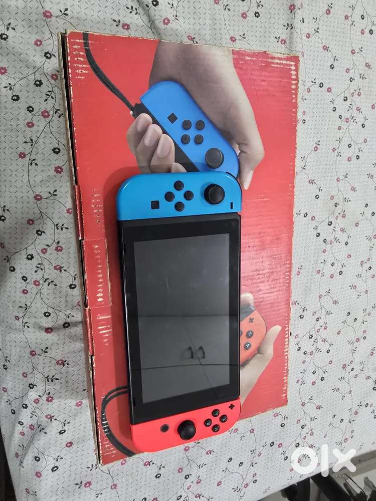 Nintendo Switch LCD 32GB and 3 Games - Games & Entertainment in