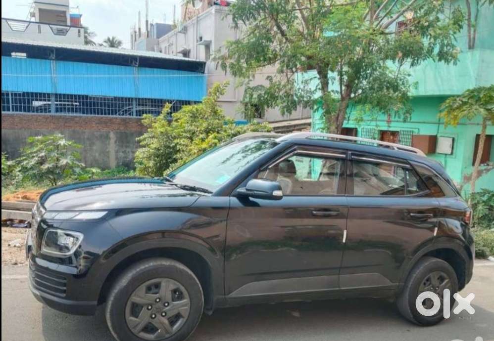 Hyundai Venue 1.2 S (o), 2024, Petrol