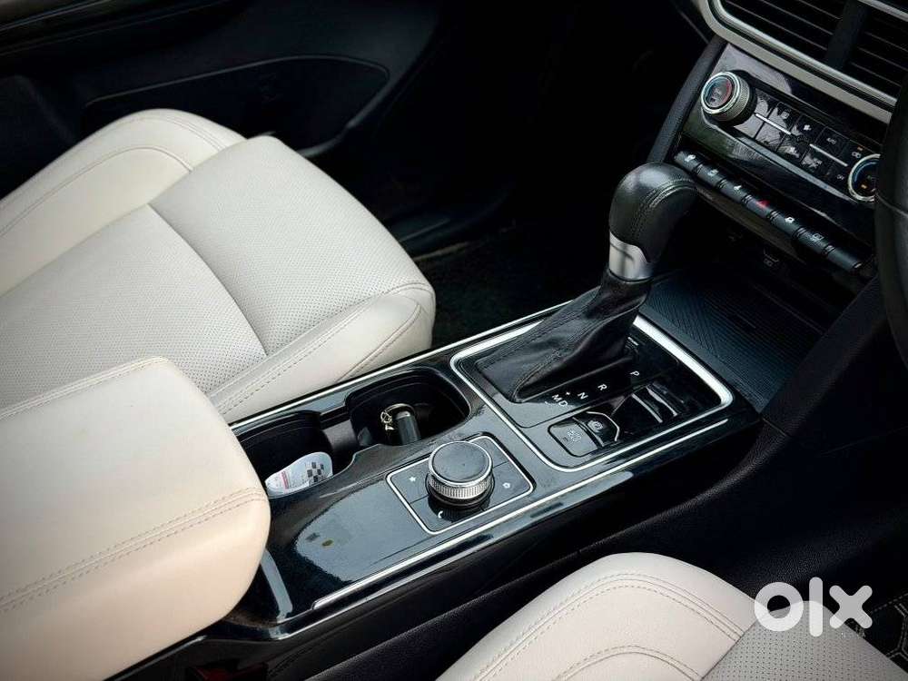 Mahindra Xuv700 2.0 Ax 7 Petrol At Luxury Pack Str, 2022, Petrol
