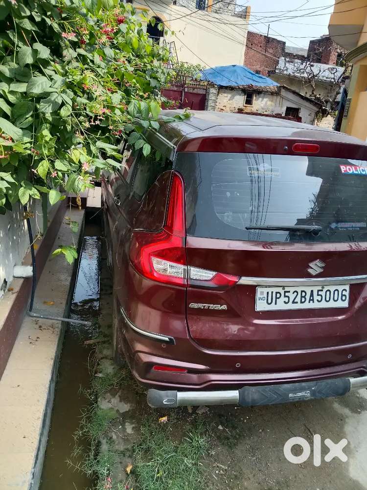 Maruti Suzuki Ertiga Top Model Zxi Smart Hybrid