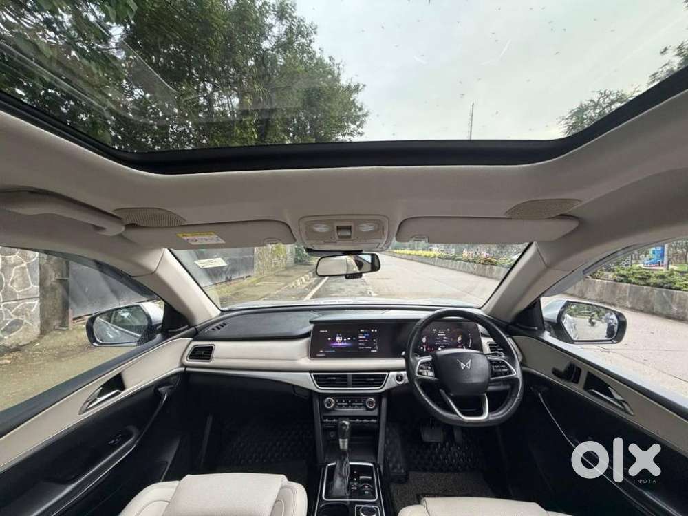 Mahindra Xuv700 2.2 Ax 7 Diesel At Luxury Pack Str, 2023, Diesel