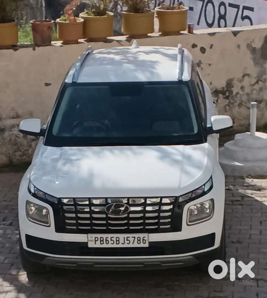 Hyundai Venue 2024 Diesel 40000 Km Driven