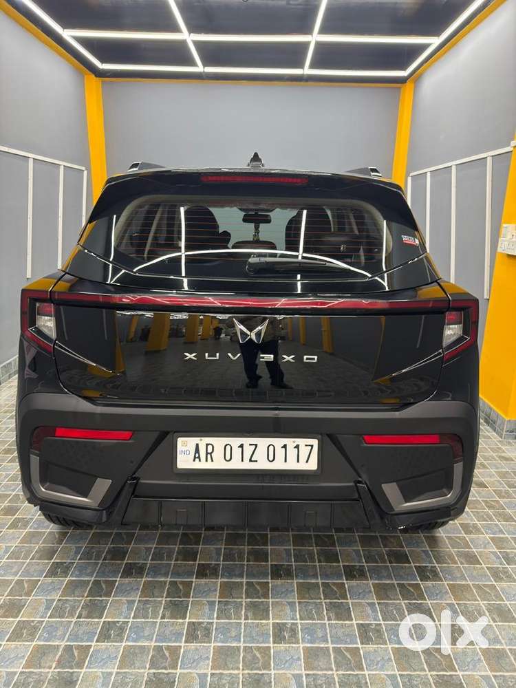 Mahindra Xuv 3xo 2025 Petrol Well Maintained