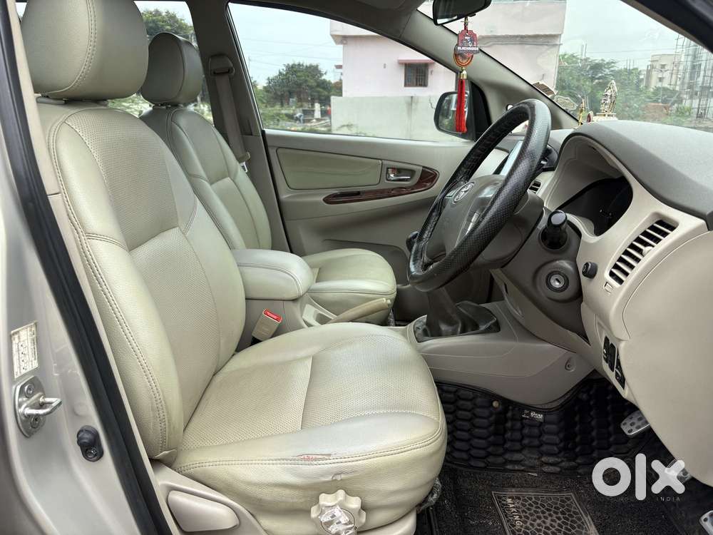 Toyota Innova 2.5 Vx 8 Str Bs-iii, 2013, Diesel