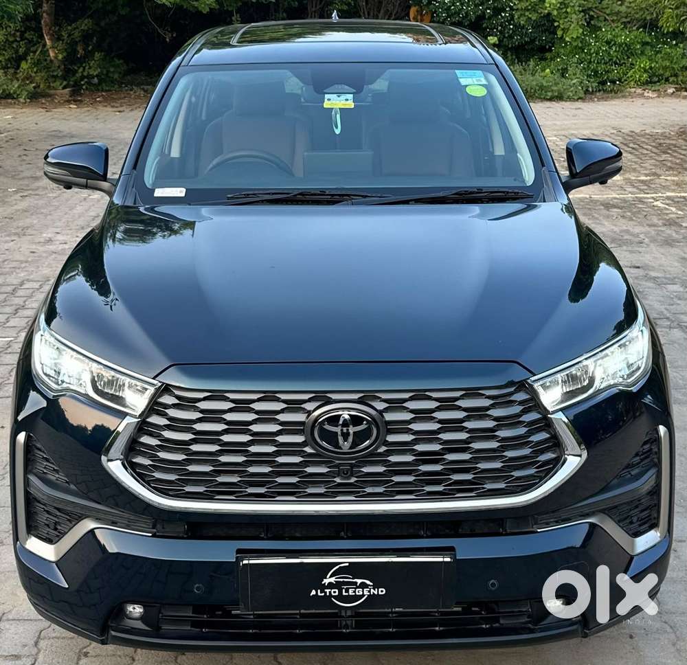 Toyota Innova Hycross 2.0 Zx Hybrid 7 Str, 2025, Petrol