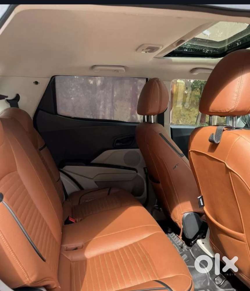 Mahindra Xuv300 1.2 W6 Amt Petrol, 2022, Petrol