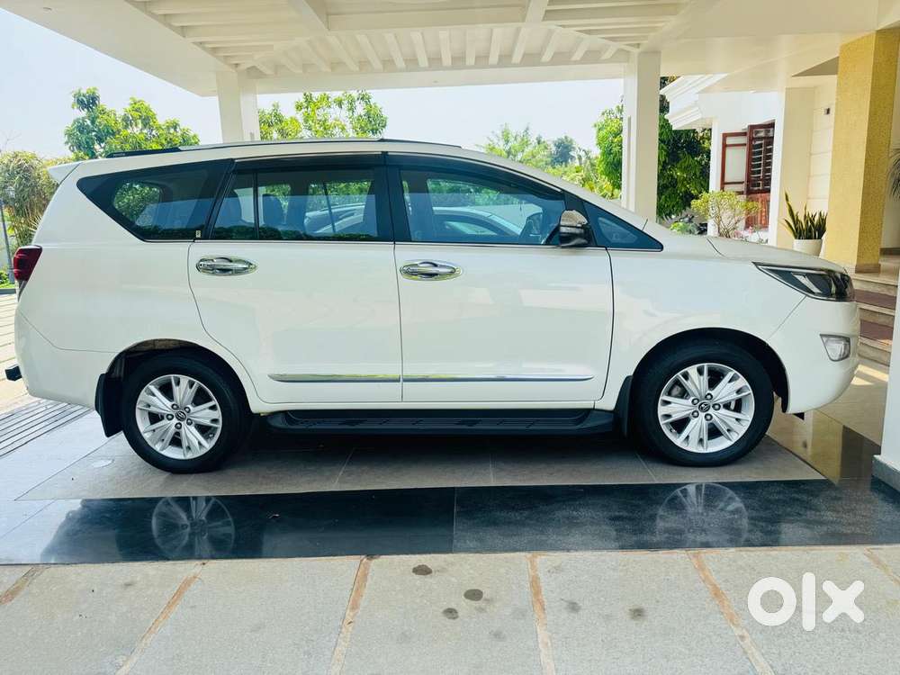 Toyota Innova Crysta 2.8z Automatic, 2017, Diesel