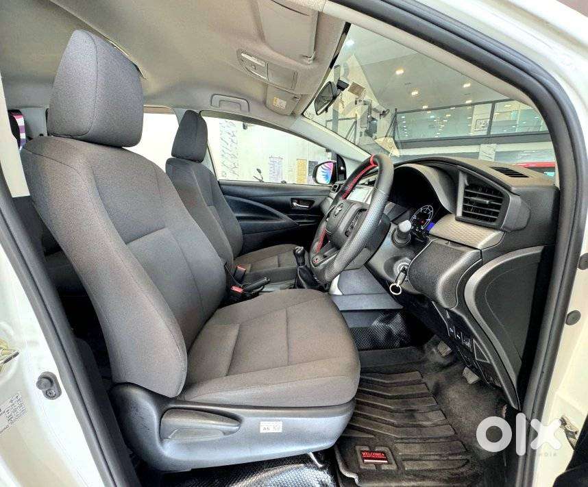 Toyota Innova Crysta [2020-ongoing] 2.4 Gx 7 Str, 2025, Diesel