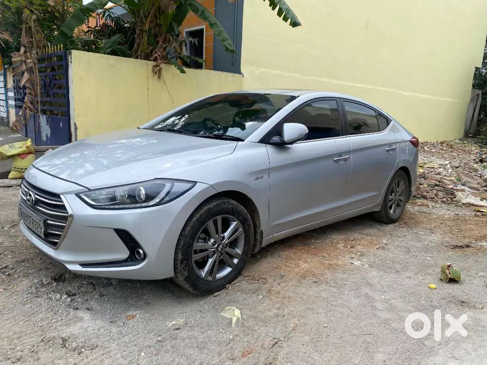 Hyundai Elantra 2.0l Petrol At Showroom Condition