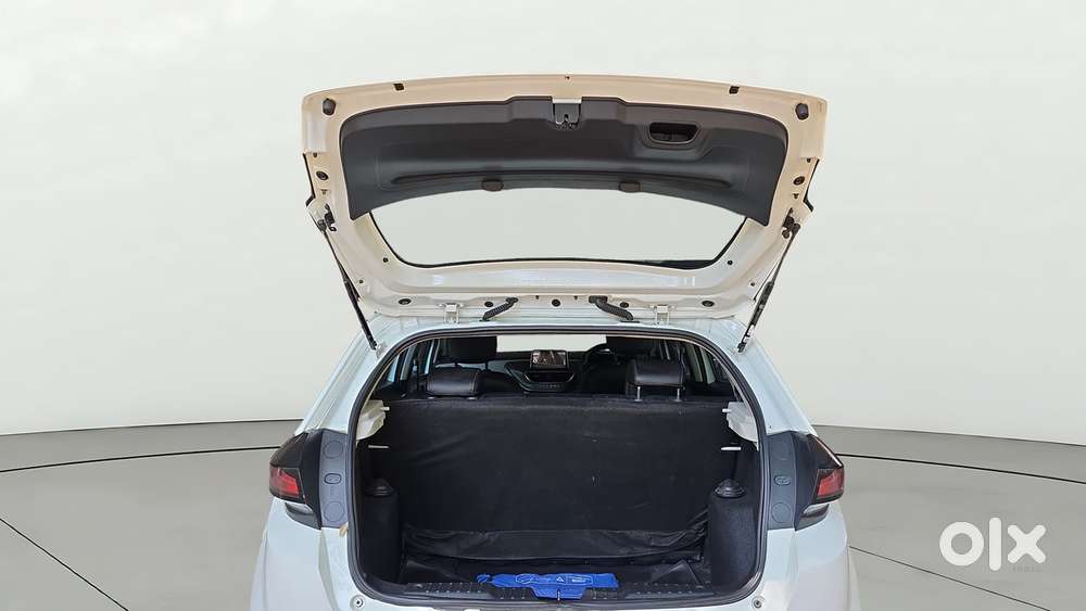 Tata Altroz Xz, 2022, Petrol
