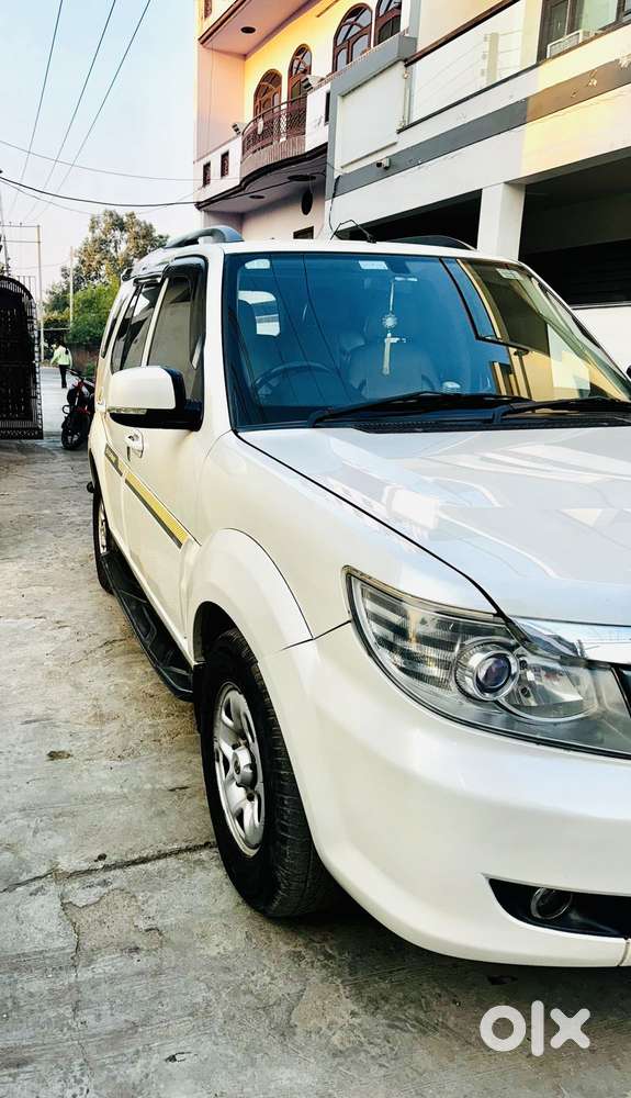 Tata Safari Storme 2012-2015 Explorer Edition, 2015, Diesel