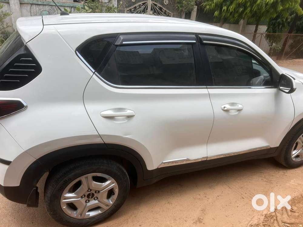 Kia Sonet 2023 Petrol Well Maintained