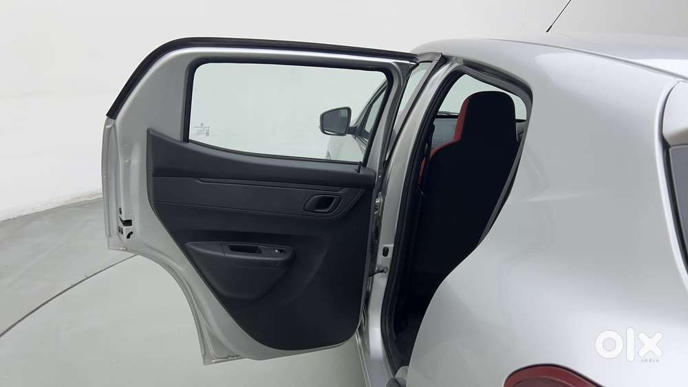 Renault Kwid 1.0 Rxt Amt, 2024, Petrol