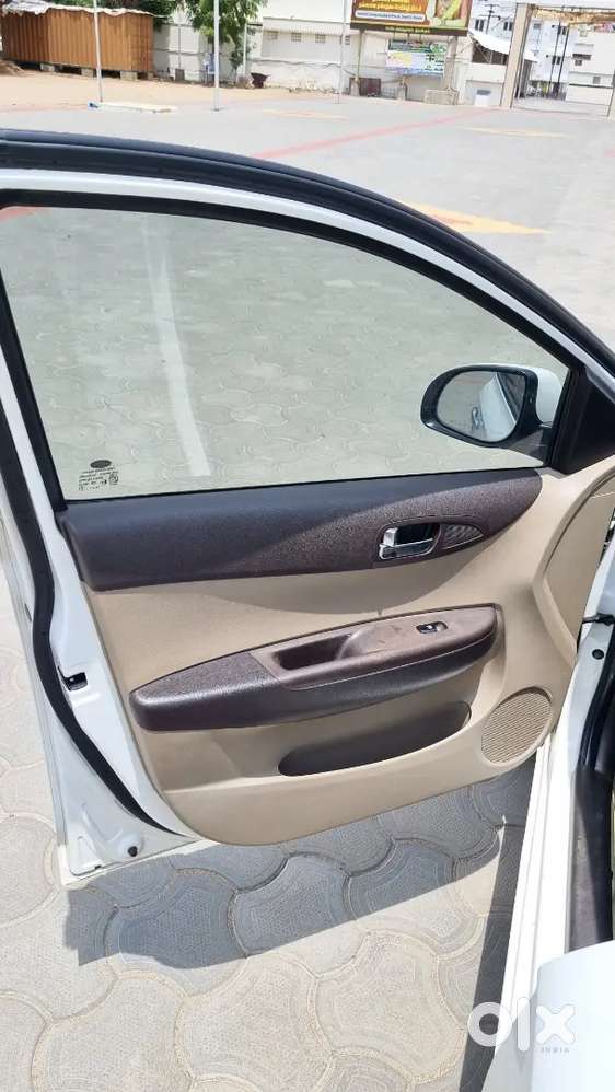 Hyundai I20 Asta Petrol Automatic Well Maintained