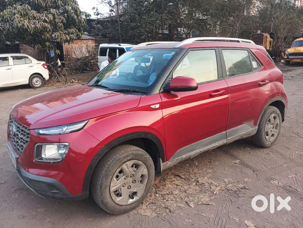 Hyundai Venue 2020 Petrol 14000 Km Driven
