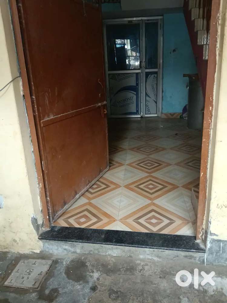 2bhk house for family and bachelor