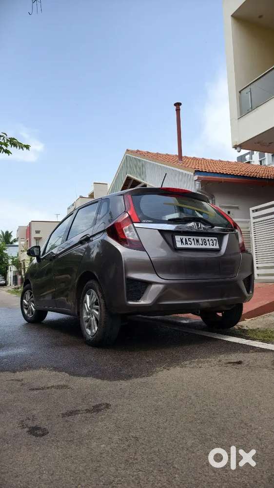 Honda Jazz 2016 Petrol Automatic 98979 Km Driven,