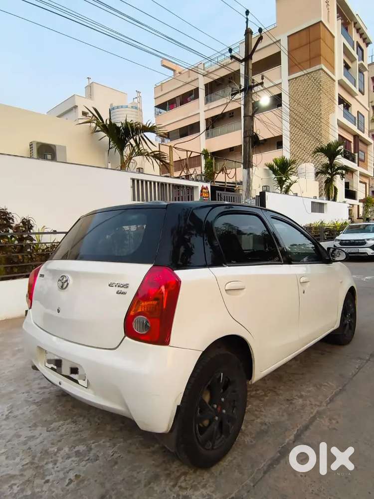 Toyota Etios Liva 2011