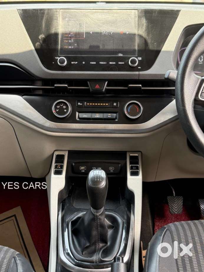 Kia Carens 1.4 Prestige 7 Str, 2023, Petrol
