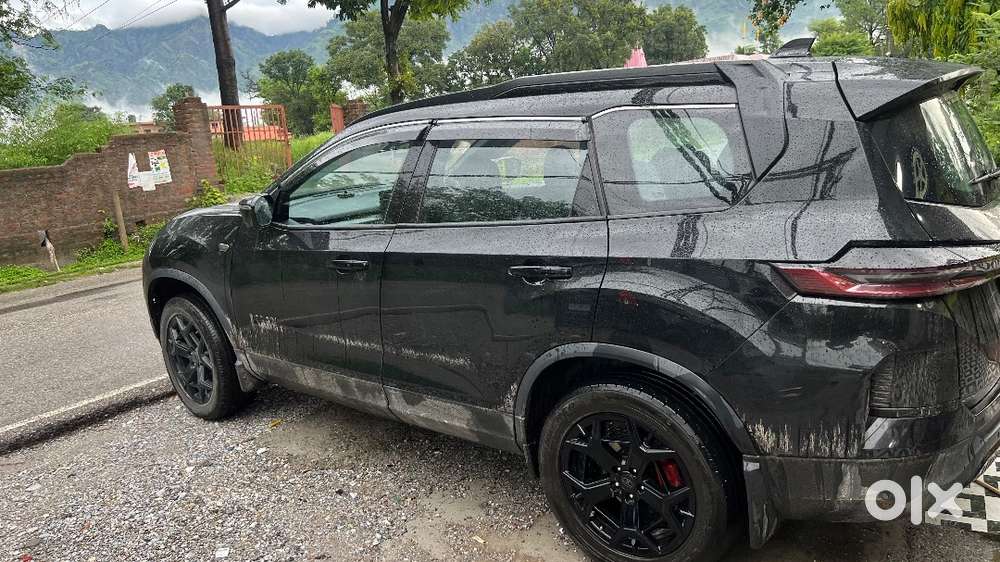 Tata Safari Top Model Dark Automatic