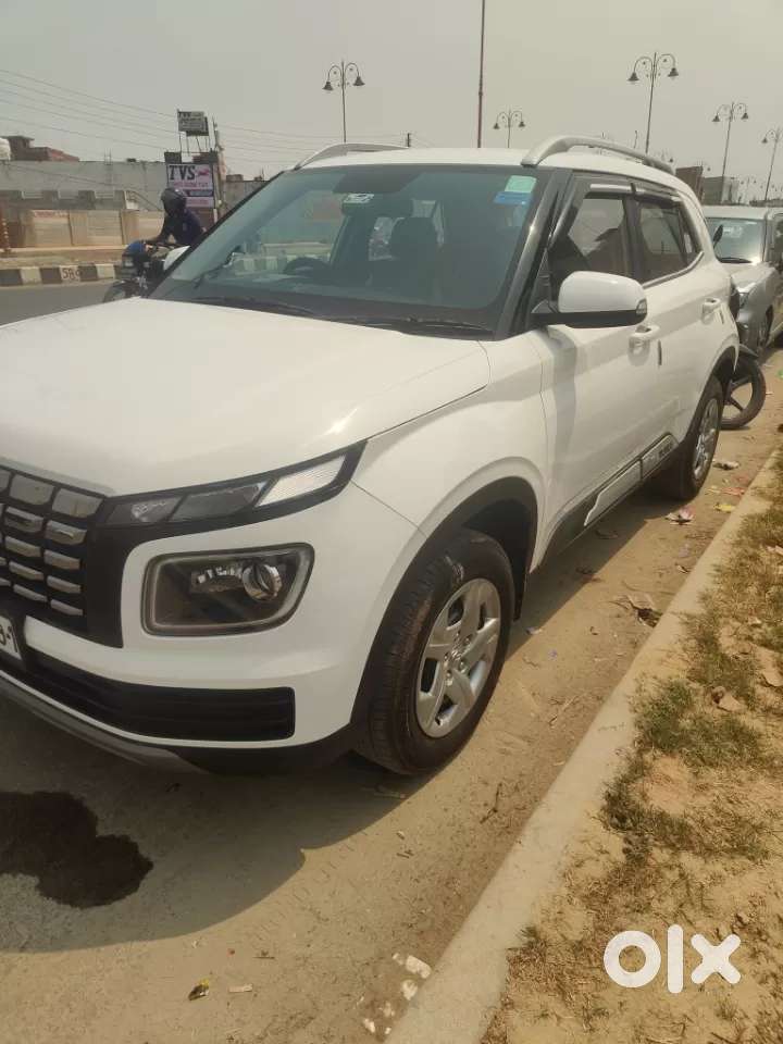 Hyundai Venue 1.2 S Plus, 2022, Petrol