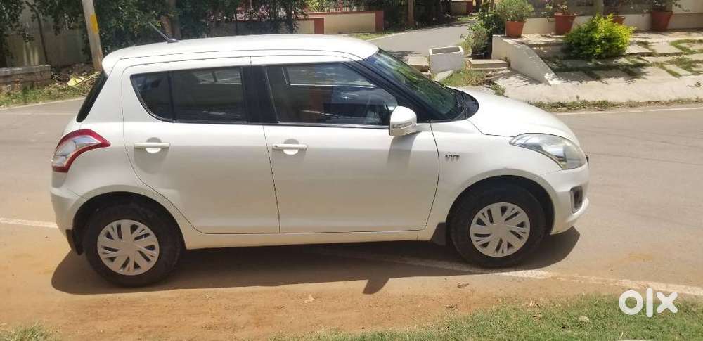 Maruti Suzuki Swift Vxi Optional, 2016, Petrol