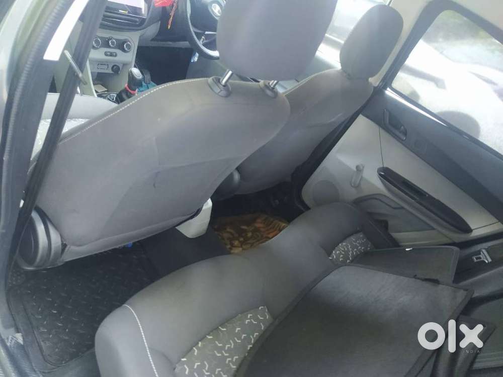 Tata Tiago Xe Petrol
