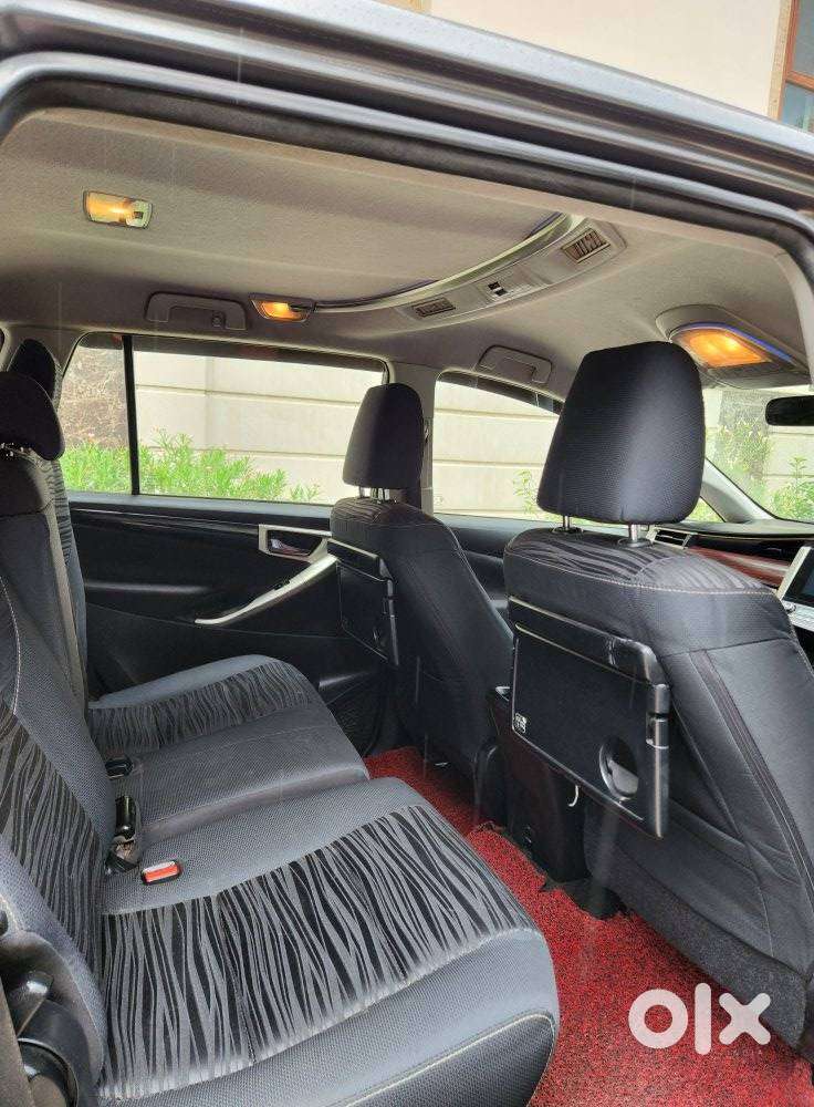 Toyota Innova Crysta 2.4 V 8 Str, 2016, Diesel