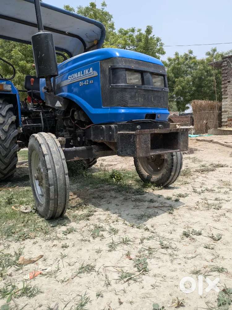 Tractor And Bolero Urgent Sale