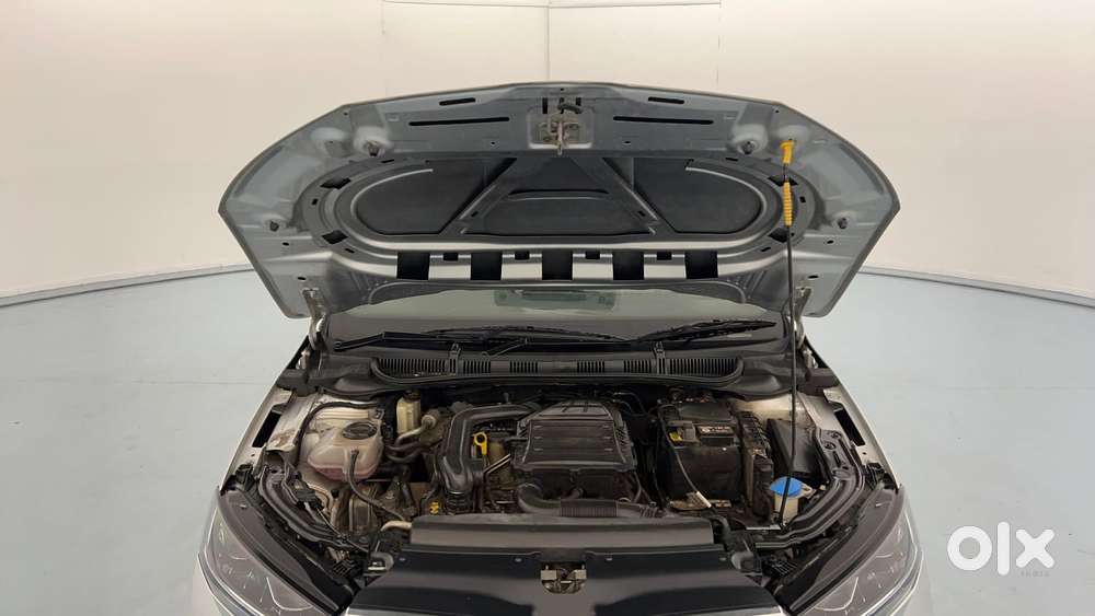Skoda Slavia Style 1.0l Tsi Mt, 2022, Petrol