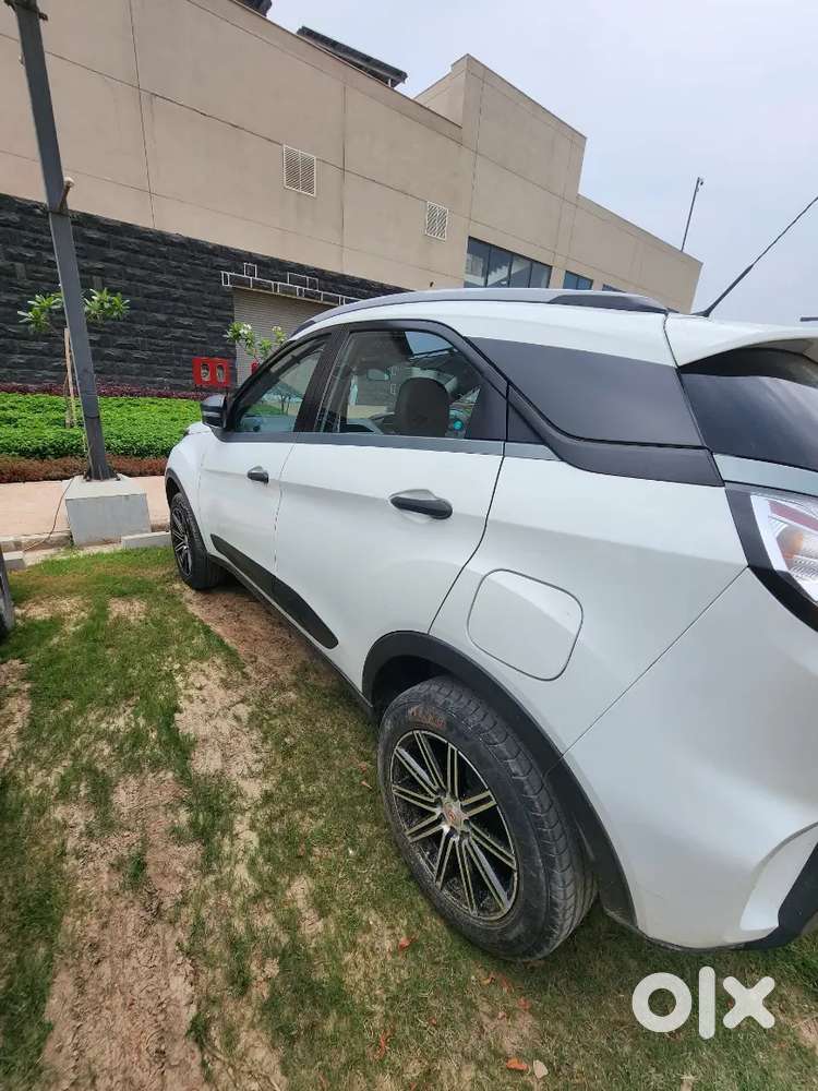 Tata Nexon 2021 Dec With Sunroof