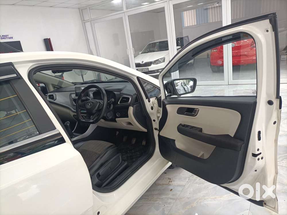 Tata Altroz Xz, 2023, Petrol