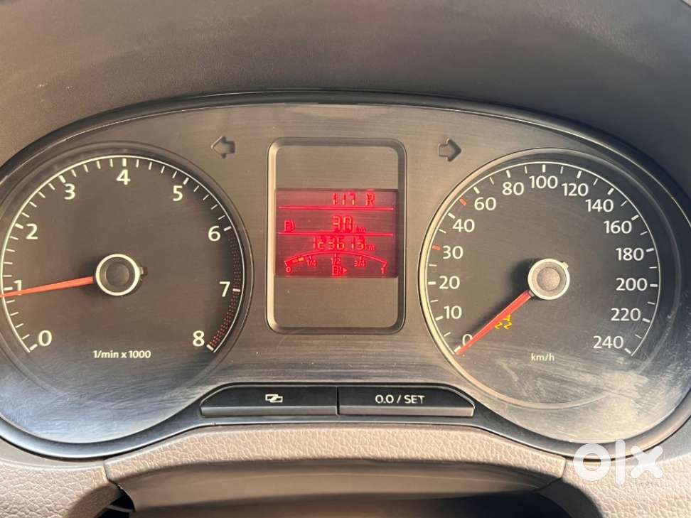 Volkswagen Vento 1.2 Tsi Highline Plus At, 2014, Petrol