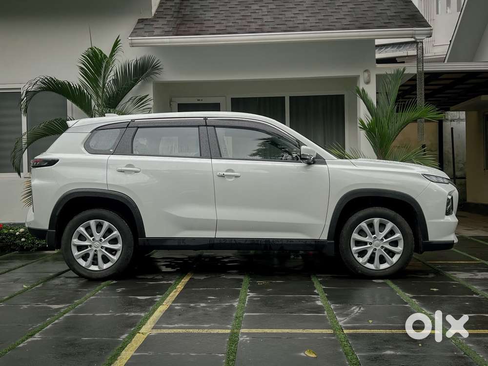 Maruti Suzuki Grand Vitara 1.5 Delta Smart Hybrid At, 2023, Petrol