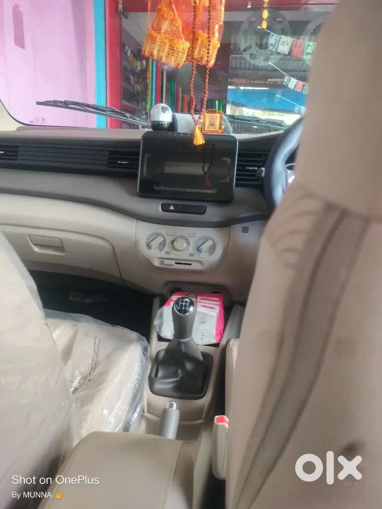 Maruti Suzuki Ertiga 2025 Petrol 702 Km Driven