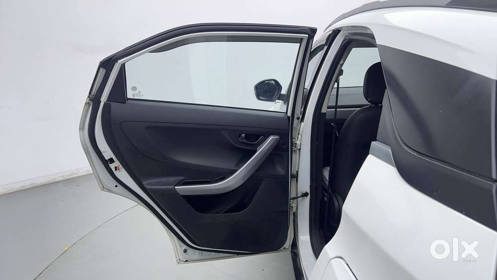 Tata Nexon 1.2 Revotron Xm (s), 2022, Petrol