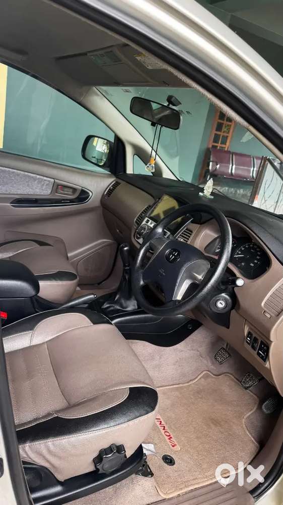 Toyota Innova Diesel 2015  Modal11600 Km Driven