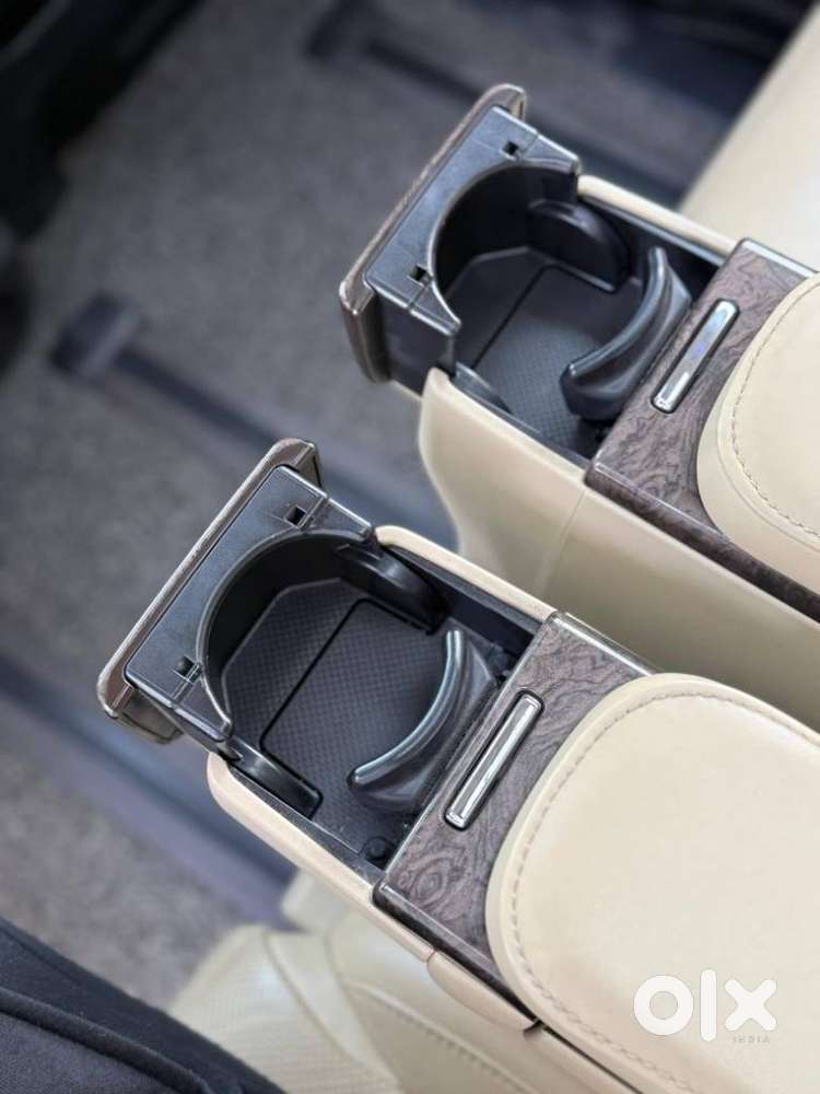 Toyota Vellfire 2.5 Hybrid, 2022, Petrol