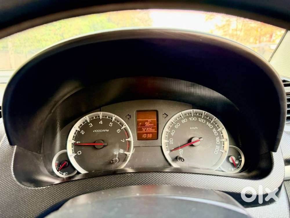 Maruti Suzuki Swift Vxi + Manual, 2015, Petrol