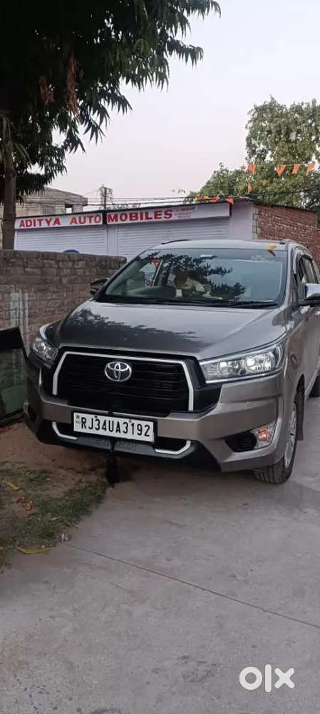 Toyota Innova Crysta 2017 मॉडल
