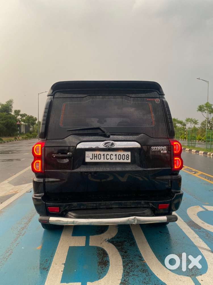 Mahindra Scorpio S10 Diesel 2017